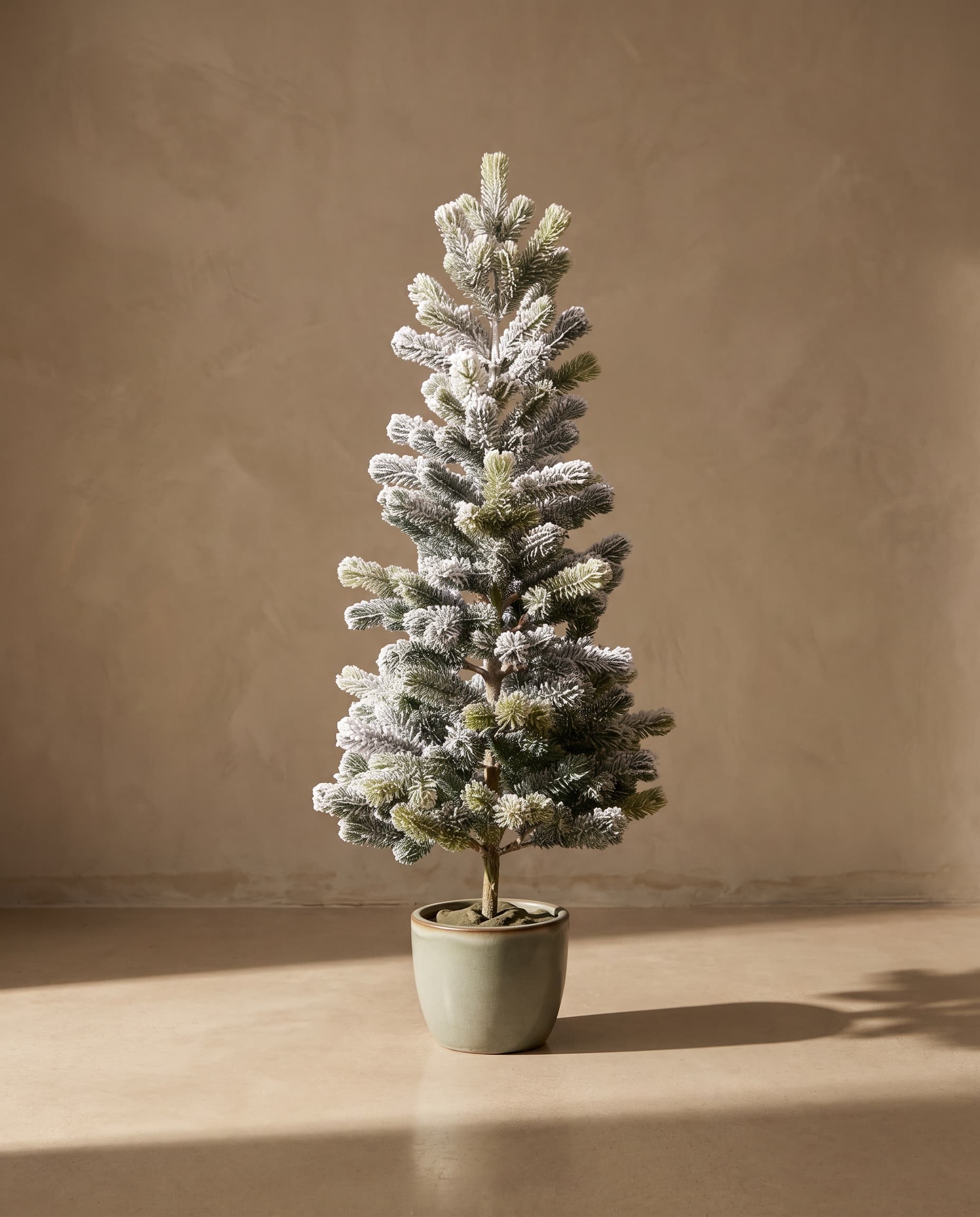 The Christmas Tree YF21PP-30361E 28"